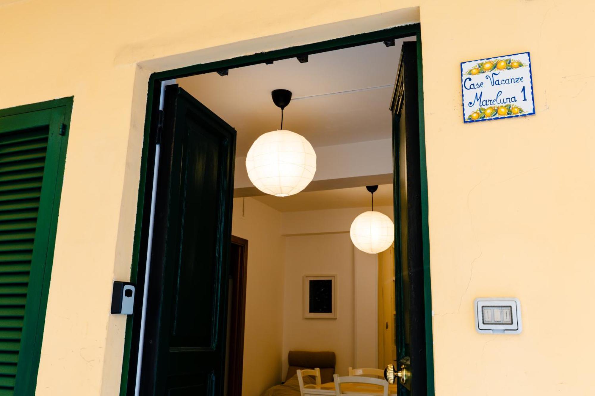 Mare Luna - Appartamento Nel Centro Storico Di Salerno Kültér fotó